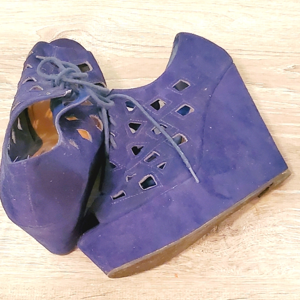Wedge heels
